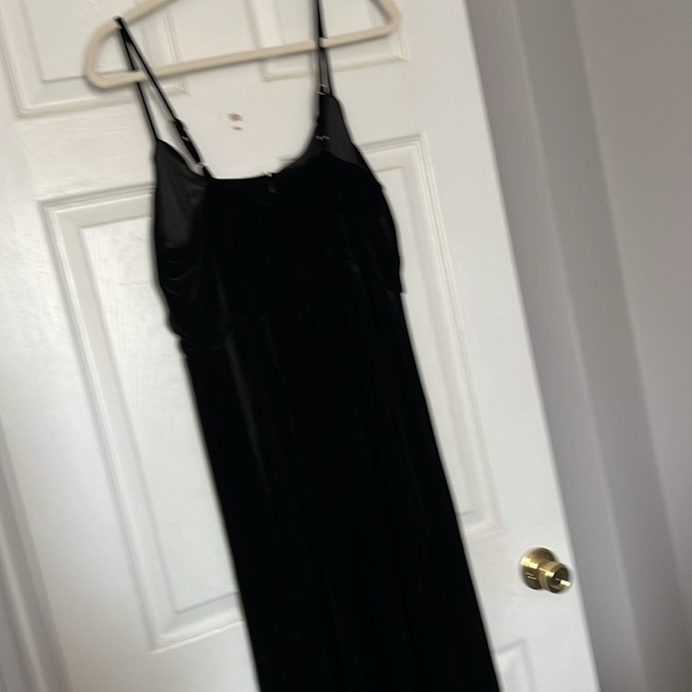 Gown - Picture 4 of 6